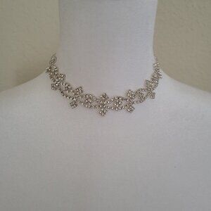 Women's rhinestone necklace